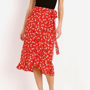 Faithfull the Brand Women's Celeste Wrap Skirt in Jasmine Red Floral size 2